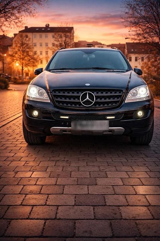 Gebraucht Mercedes ML320 224 PS (164 kW) 2007 Schwarz SUV