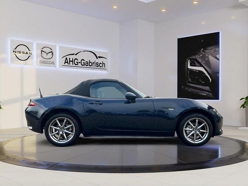 Neu Mazda MX5 Exclusive-Line 132 PS (97 kW) 2025 Blau Cabrio
