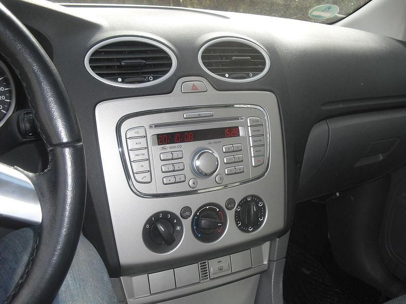 Usata Ford Focus 116 CV (85 kW) 2008 Grigio Berlina