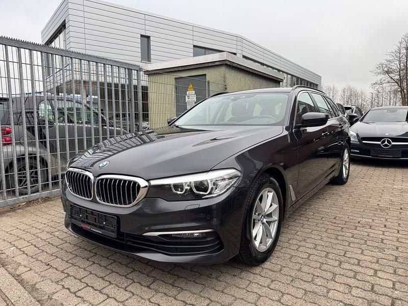 Gebraucht BMW 520 190 PS (139 kW) 2019 Grau Kombi