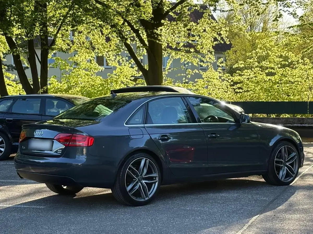 Gebraucht Audi A4 170 PS (125 kW) 2011 Grau Limousine