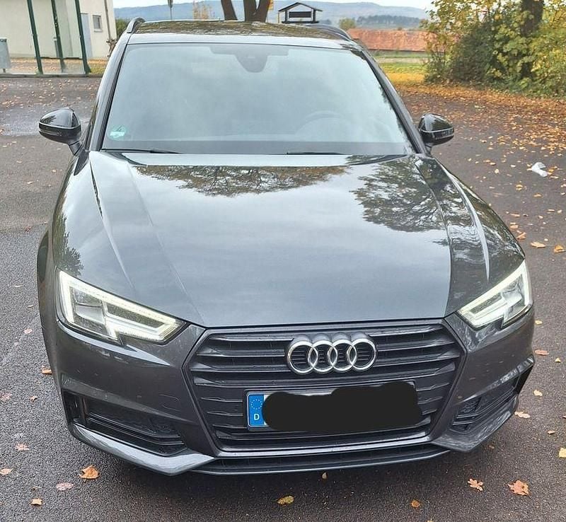 Grau Gebraucht 2018 Audi A4 Sport Kombi | 15.900 € (Superpreis) - Bild 1/4