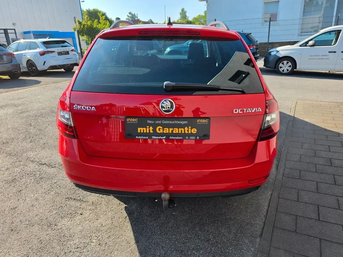 Gebraucht Skoda Octavia Clever 150 PS (110 kW) 2018 Rot Kombi