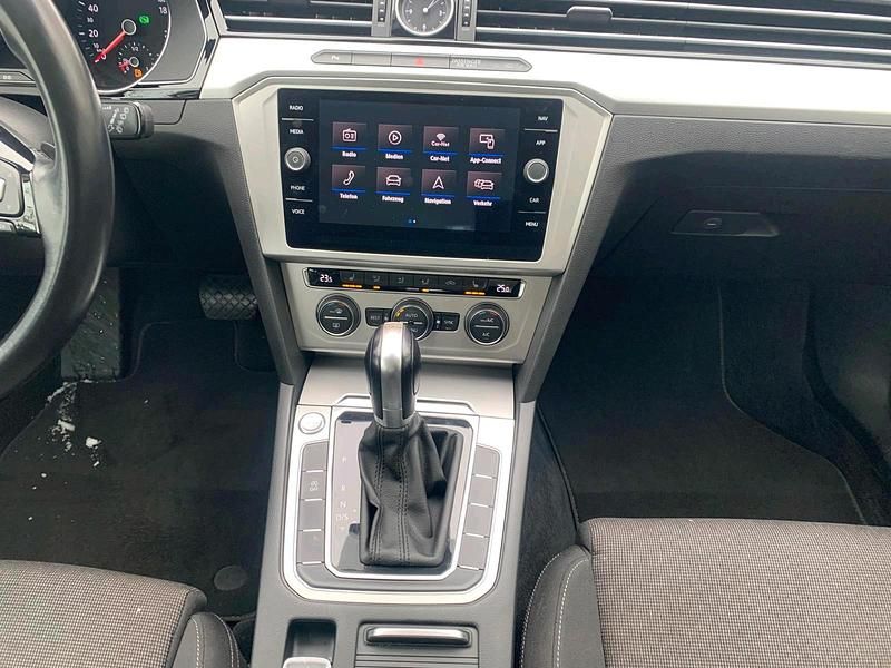 Gebraucht VW Passat 150 PS (110 kW) 2018 Kombi
