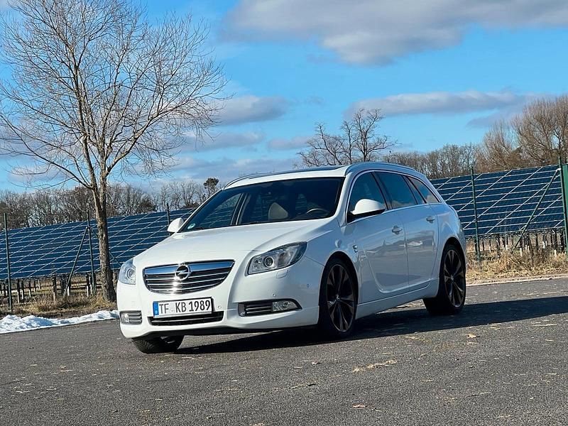 Gebraucht Opel Insignia OPC 163 PS (119 kW) 2013 Weiß Kombi