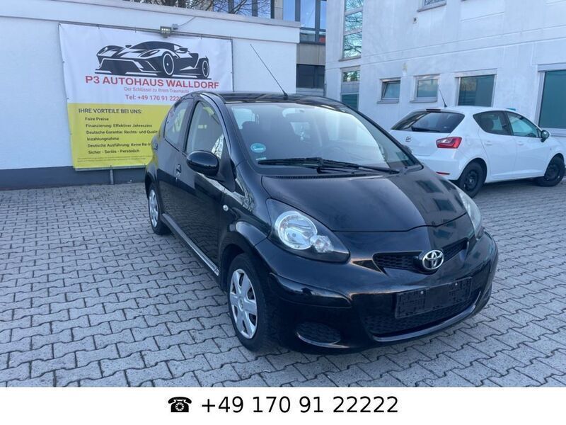 Schwarz Gebraucht 2011 Toyota Aygo Cool Kleinwagen | 4.490 € (Etwas zu teuer) - Bild 1/4