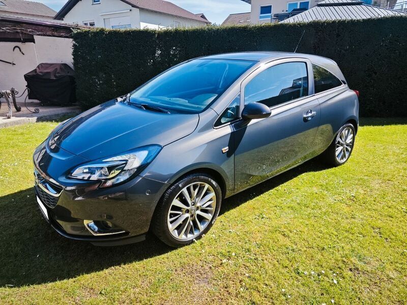 Grau Gebraucht 2015 Opel Corsa Limousine | 8.400 € (Fairer Preis) - Bild 1/4