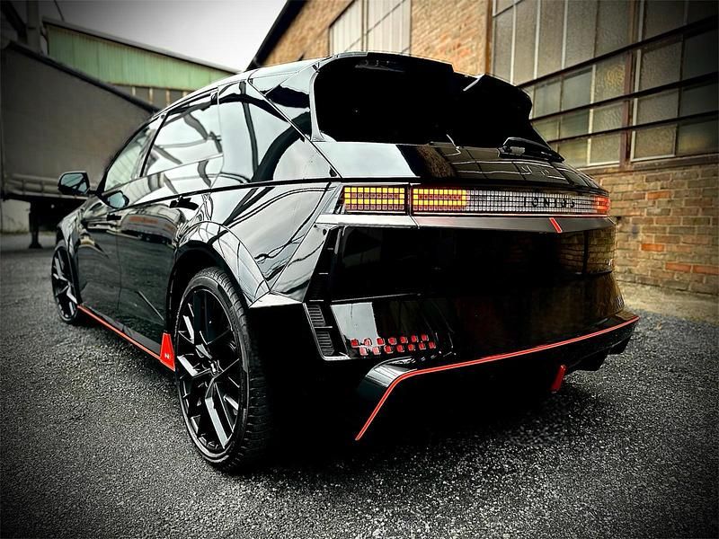 Schwarz Gebraucht 2024 Hyundai Ioniq 6 Limousine | 52.900 € - Bild 1/4