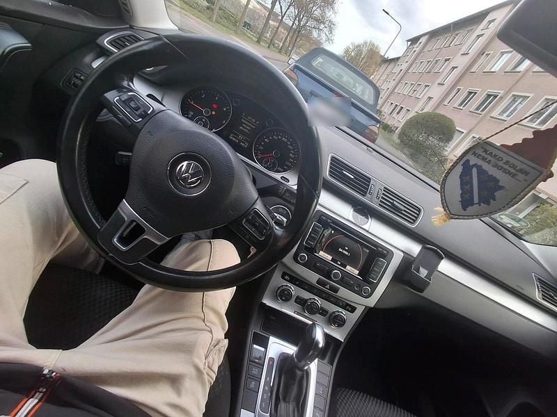 Gebraucht VW Passat 140 PS (102 kW) 2012 Schwarz Kombi