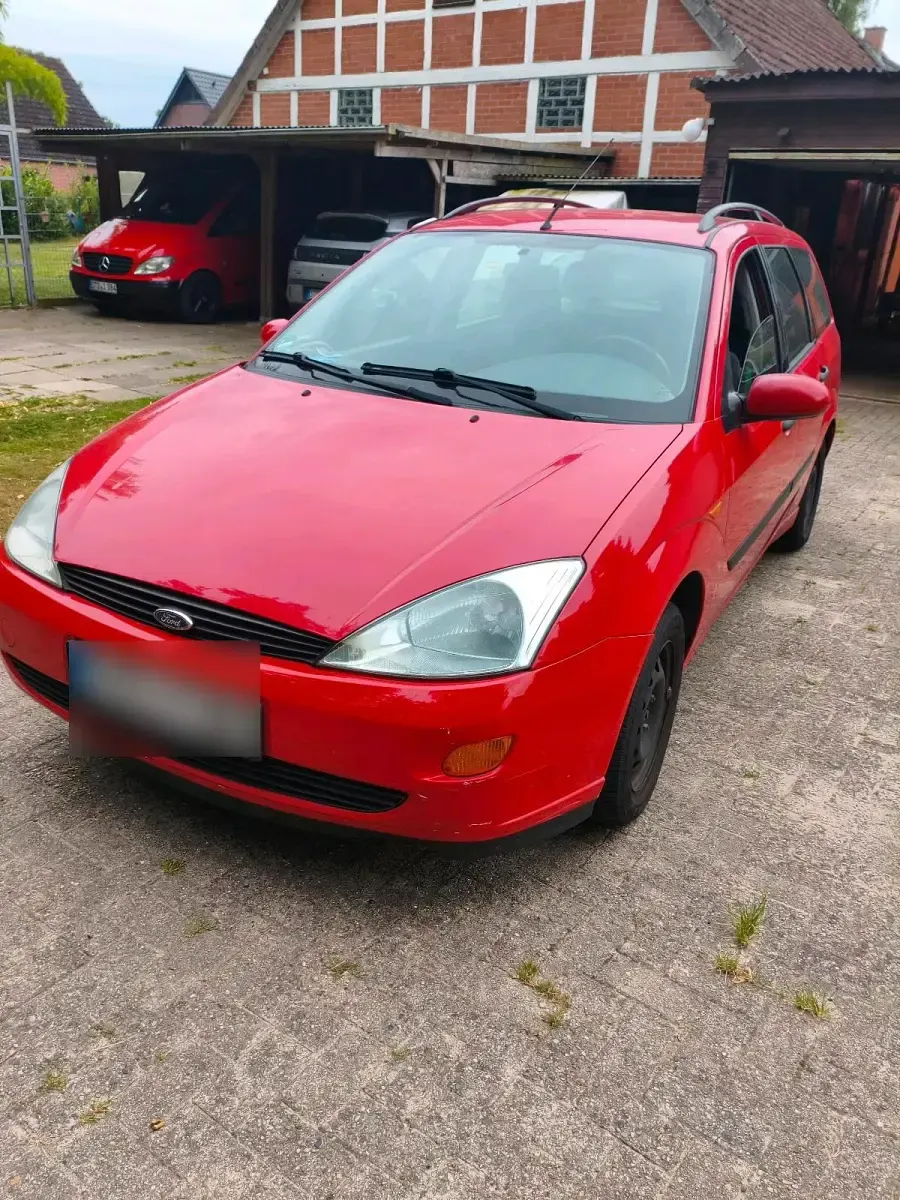 Gebraucht Ford Focus 100 PS (73 kW) 2001 Rot Kombi