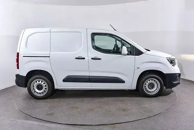 Gebraucht Opel Combo Selection 76 PS (55 kW) 2021 Weiß Van / Kleinbus
