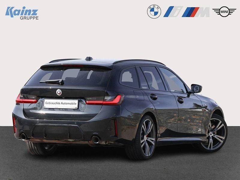 Gebraucht BMW 330 Performance 245 PS (180 kW) 2023 Black sapphire Kombi