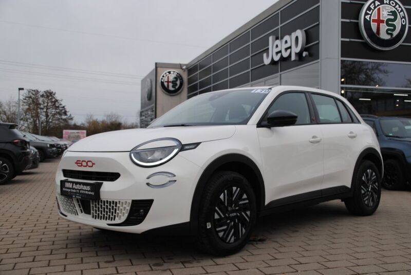 Gebraucht Fiat 600E Red 114 kW (156 PS) 2024 Weiß Limousine