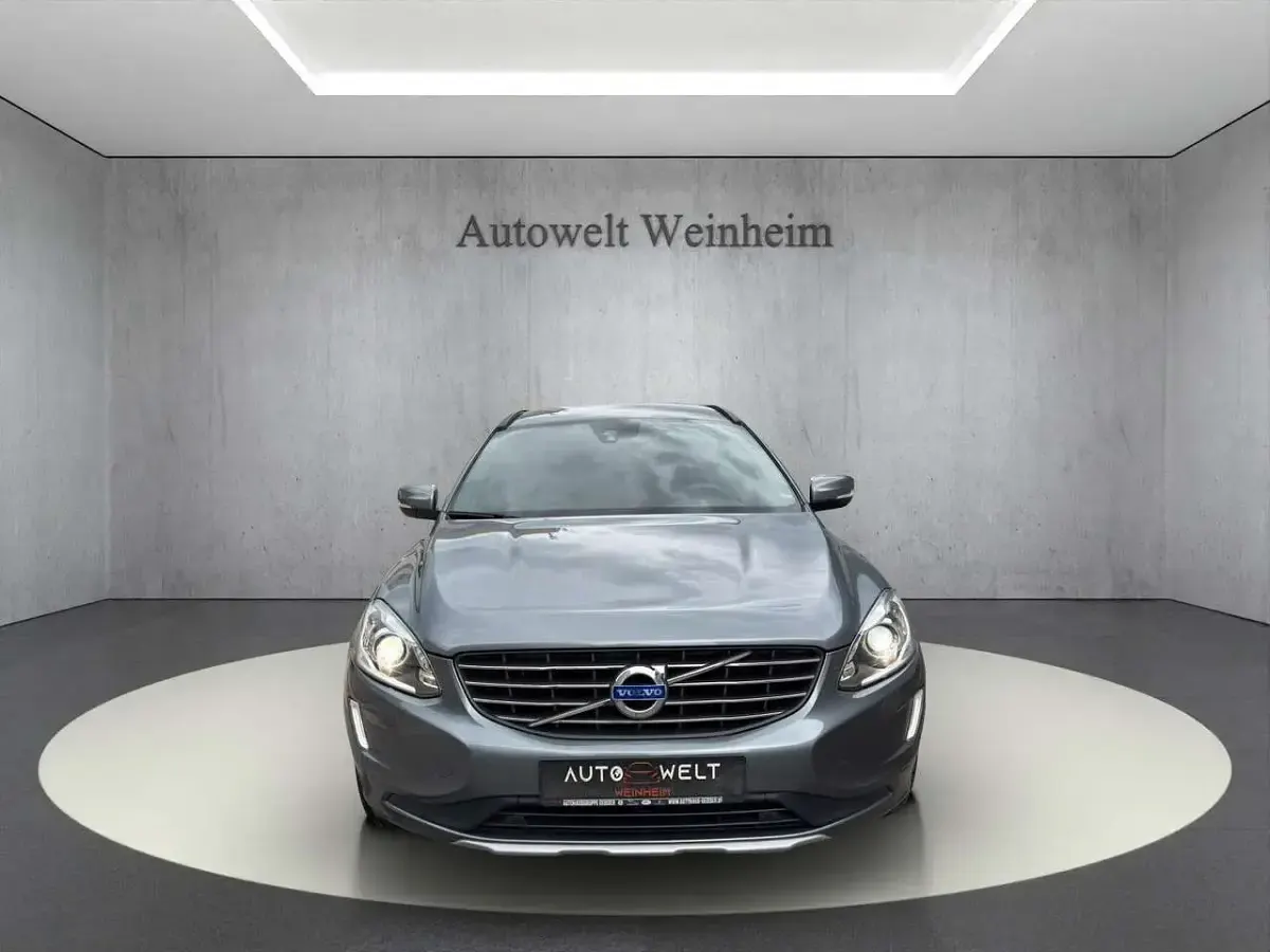 Gebraucht Volvo XC60 Momentum 190 PS (139 kW) 2016 Grau SUV