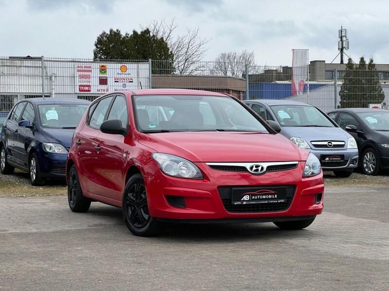 Gebraucht Hyundai i30 Classic 109 PS (80 kW) 2009 Rot Kleinwagen