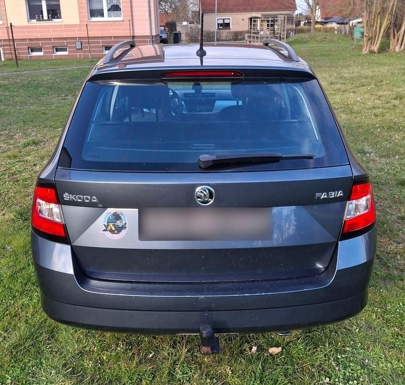 Gebraucht Skoda Fabia 90 PS (66 kW) 2016 Grau Kombi