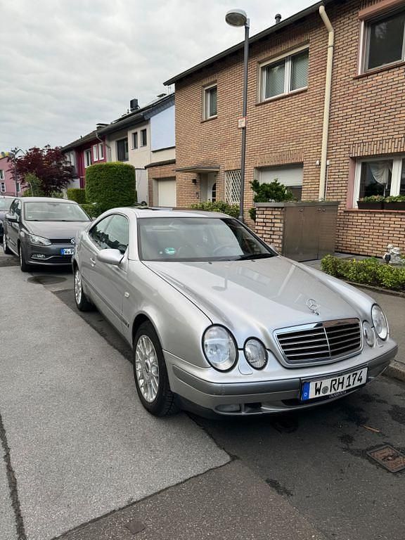 Silber Gebraucht 1998 Mercedes CLK320 Elegance Coupé | 7.500 € (Fairer Preis) - Bild 1/4