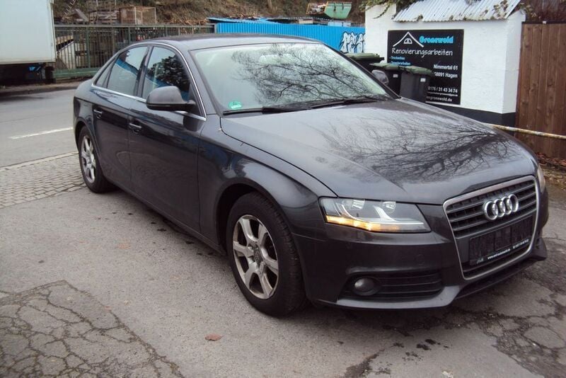 Grau Gebraucht 2008 Audi A4 Attraction Limousine | 4.400 € (Guter Preis) - Bild 1/4