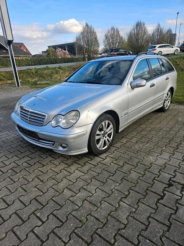 Gebraucht Mercedes C220 150 PS (110 kW) 2005 Silber Kombi