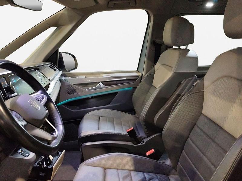 Second-hand VW Multivan Style 204 CP (150 kW) 2022 Argintiu Monovolum