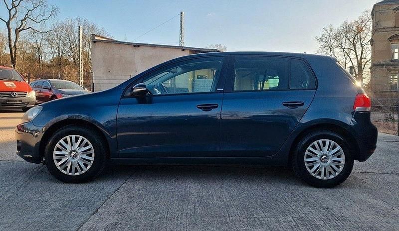 Gebraucht VW Golf VI Style 105 PS (77 kW) 2011 Blau Kleinwagen