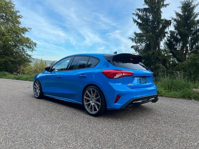 Gebraucht Ford Focus ST 280 PS (205 kW) 2022 Blau Limousine