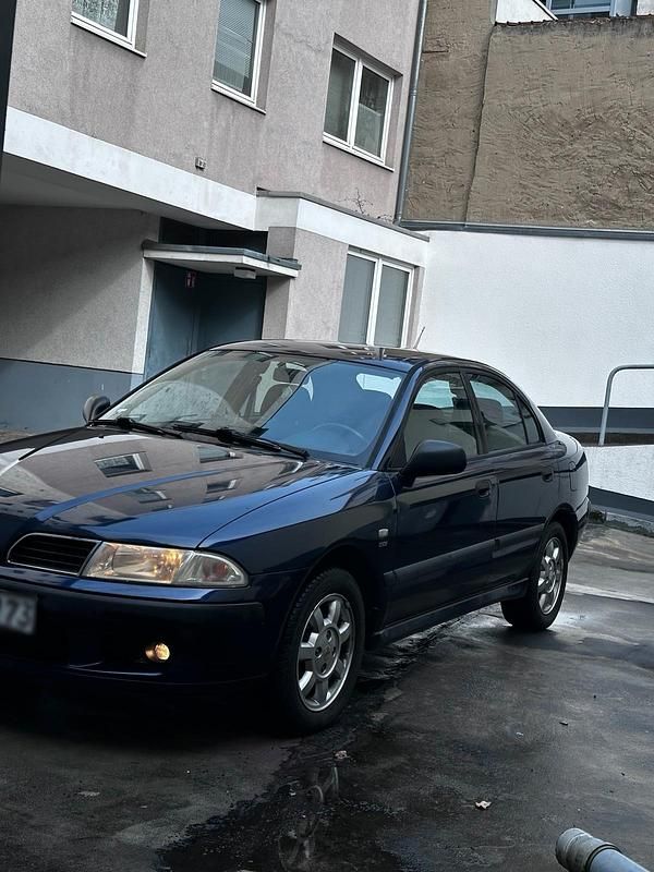 Gebraucht Mitsubishi Carisma 120 PS (88 kW) 2002 Limousine