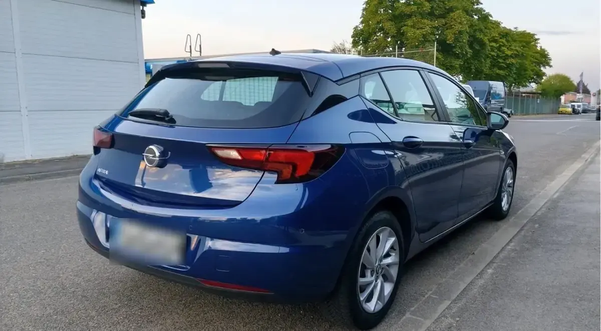 Gebraucht Opel Astra 110 PS (80 kW) 2021 Blau Limousine