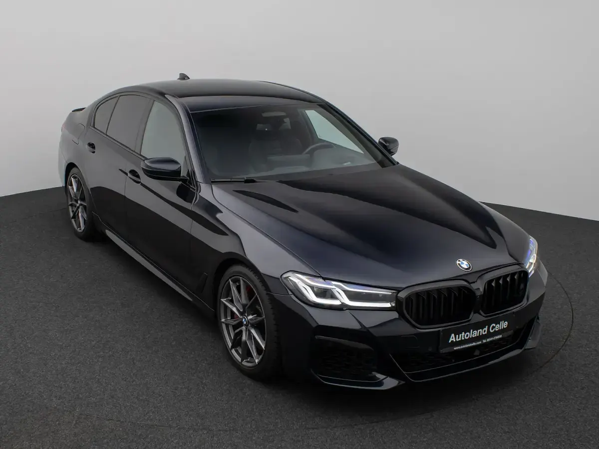 Gebraucht BMW M550 Performance 530 PS (389 kW) 2023 M carbonschwarz metallic4schwarz Limousine