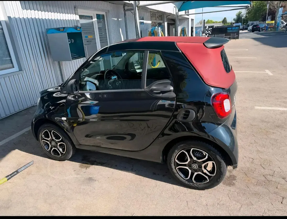 Gebraucht Smart ForTwo Cabrio 90 PS (66 kW) 2017 Schwarz Cabrio