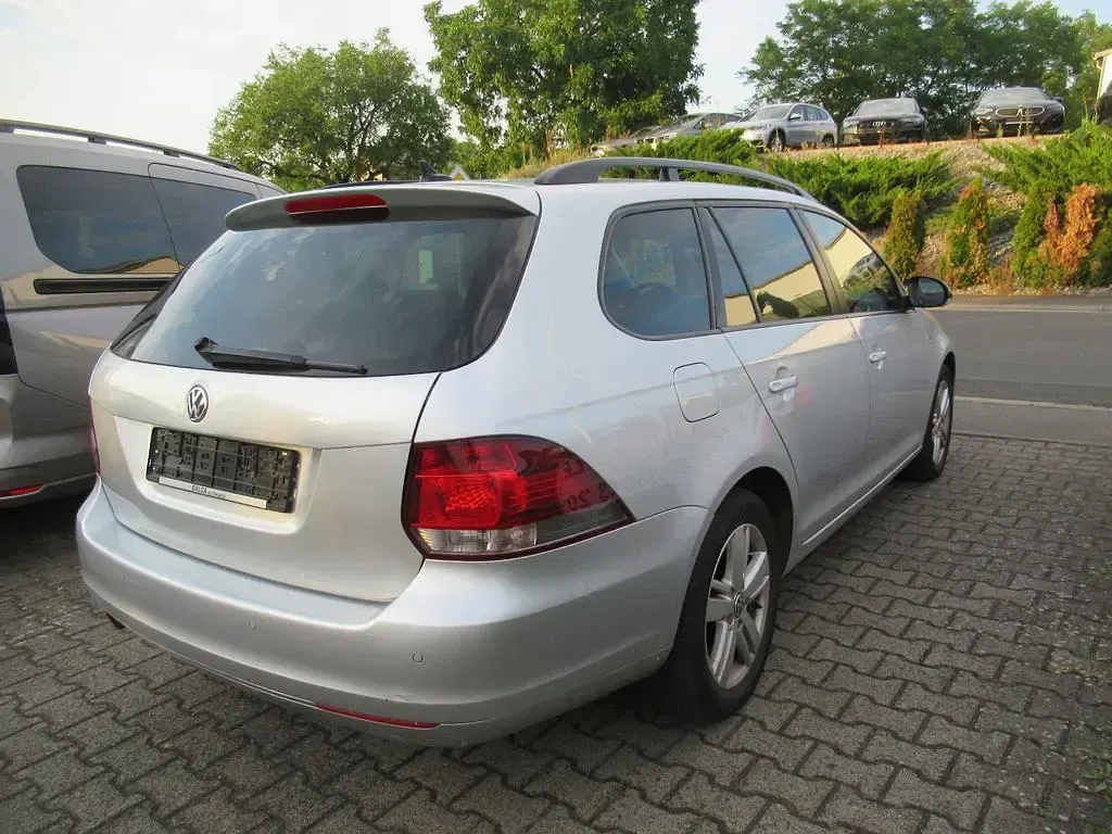 Gebraucht VW Golf VII Match 105 PS (77 kW) 2012 Silber Kombi