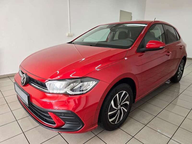 Rot Gebraucht 2022 VW Polo Life Kleinwagen | 15.990 € (Fairer Preis) - Bild 1/4