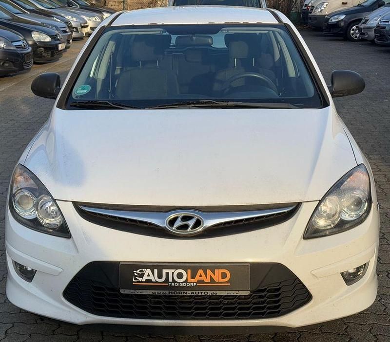 Gebraucht Hyundai i30 Classic 109 PS (80 kW) 2011 Weiß Limousine