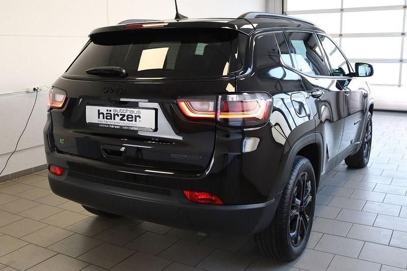 Käytetty Jeep Compass Night Eagle 131 HP (96 kW) 2023 Musta Katumaasturi