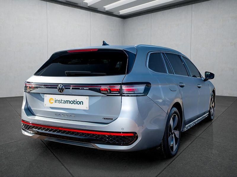 Gebraucht VW Passat R-line 193 PS (141 kW) 2025 Silber Kombi
