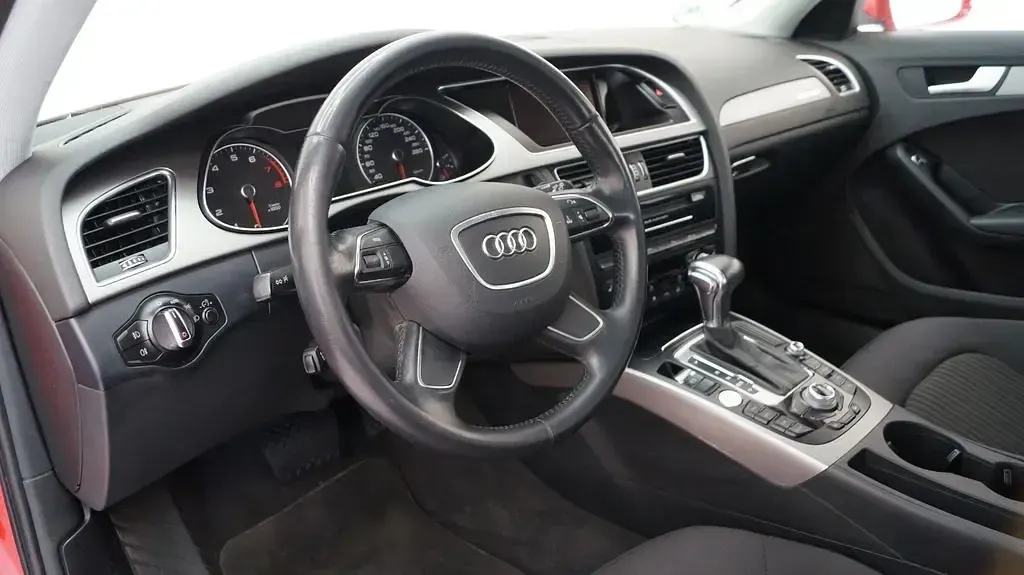 Gebraucht Audi A4 Ambiente 224 PS (164 kW) 2014 Rot Kombi