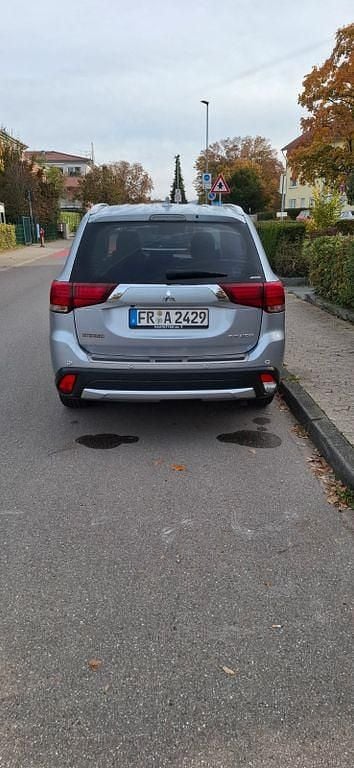 Gebraucht Mitsubishi Outlander 150 PS (110 kW) 2017 Grau SUV