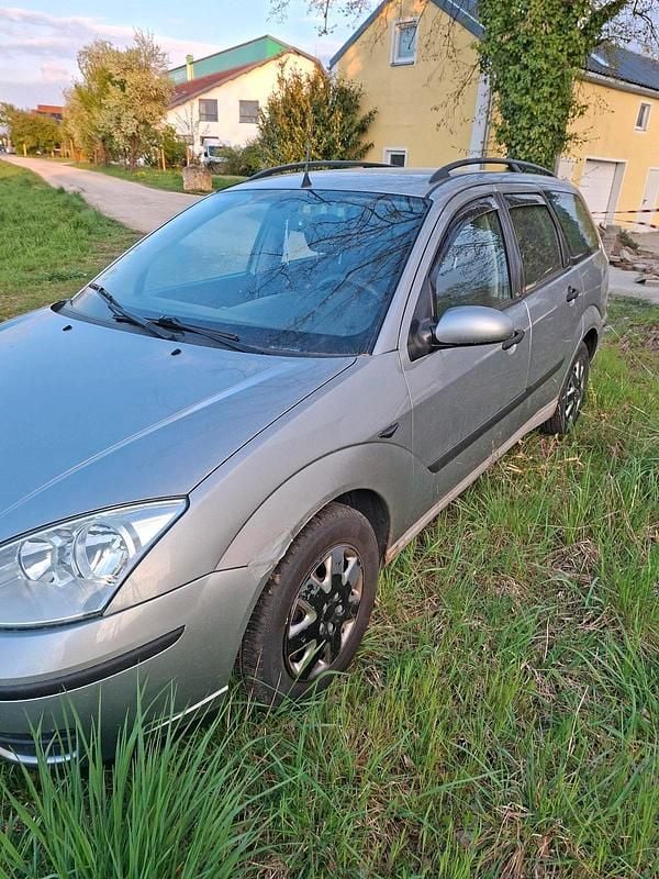 Second-hand Ford Focus 101 CP (74 kW) 2003 Argintiu Break