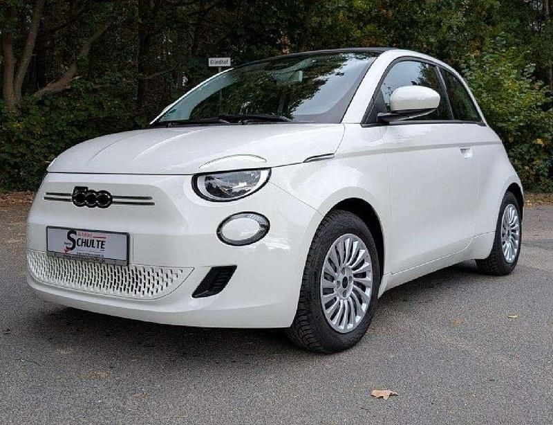 Colore esterno (arktis weiß) Gebraucht 2023 Fiat 500e Basis Cabrio | 23.900 € (Fairer Preis) - Bild 1/4