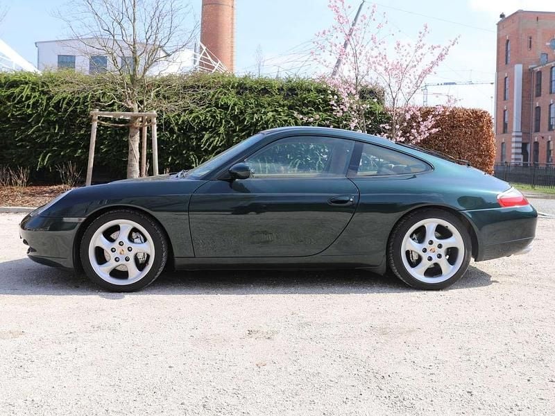 Gebraucht Porsche 911 Carrera 4 300 PS (220 kW) 1999 Tannengrünmetallic Coupé