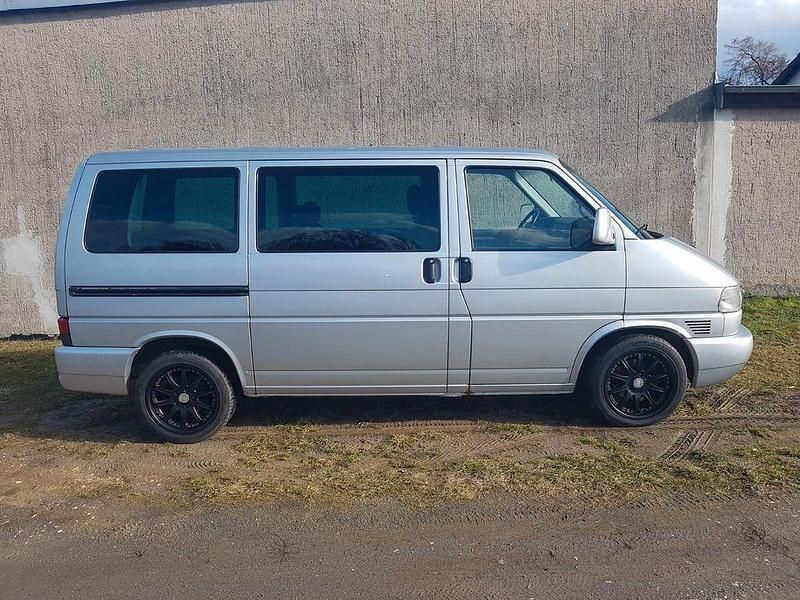Second-hand VW Caravelle 102 CP (75 kW) 2001 Argintiu Van