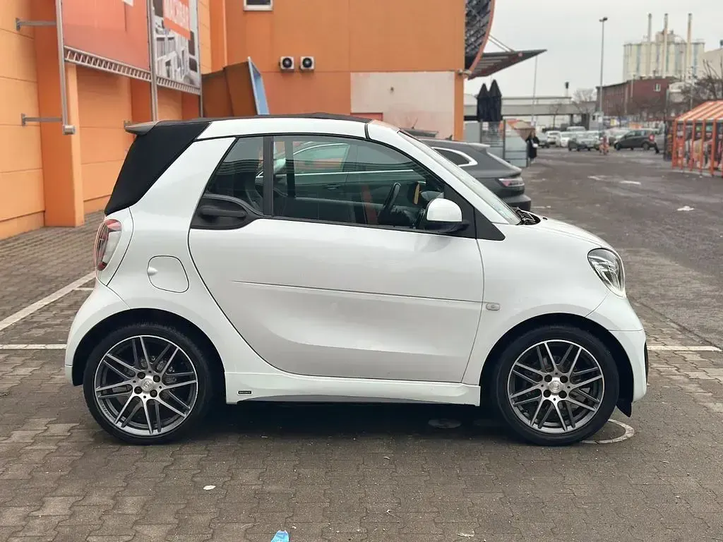 Gebraucht Smart ForTwo Cabrio Brabus 109 PS (80 kW) 2018 Weiß Cabrio