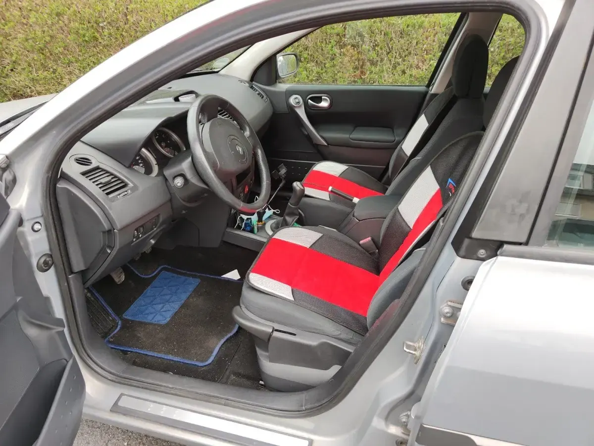 Gebraucht Renault Mégane 100 PS (73 kW) 2001 Beige Kleinwagen