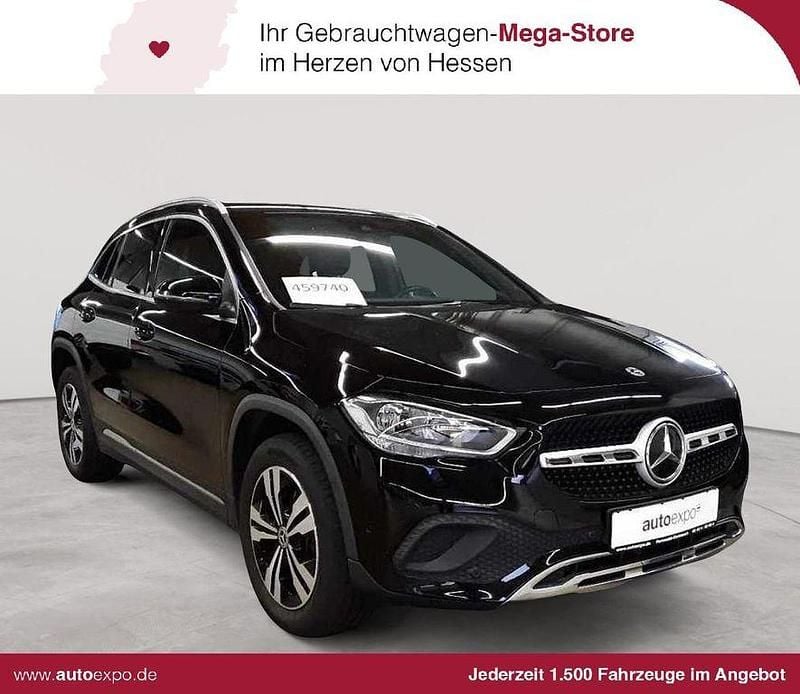 Schwarz Gebraucht 2021 Mercedes GLA220 Progressive SUV | 29.989 € (Superpreis) - Bild 1/4