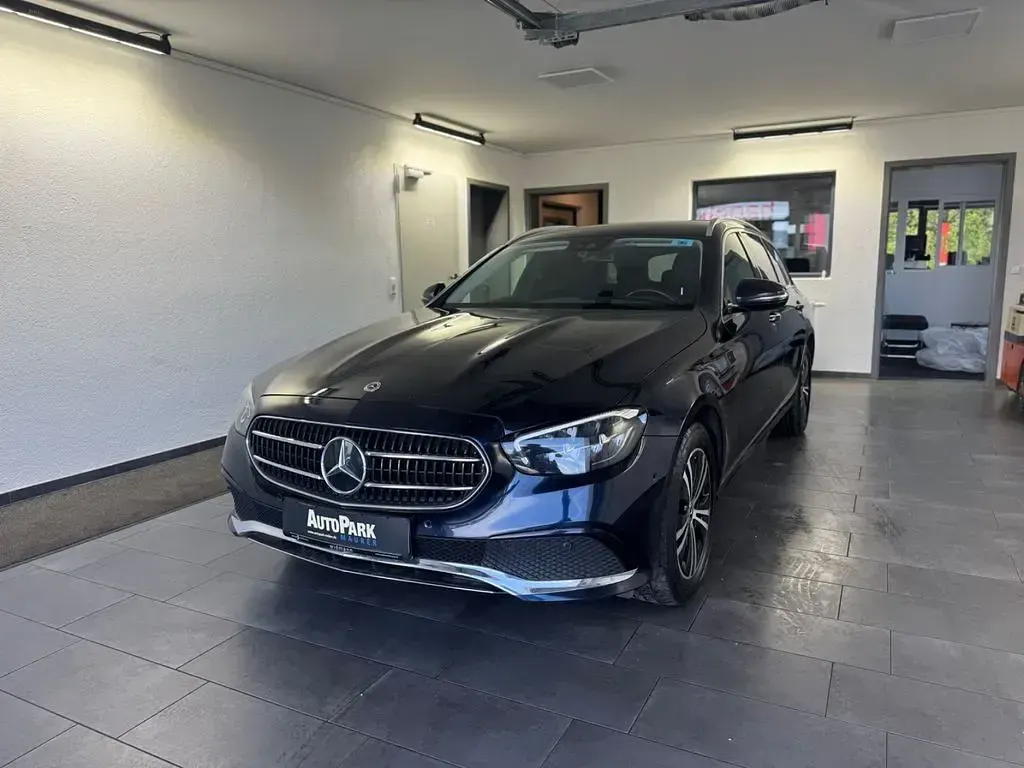 Usata Mercedes E220 Avantgarde 200 CV (147 kW) 2022 Nero Station wagon