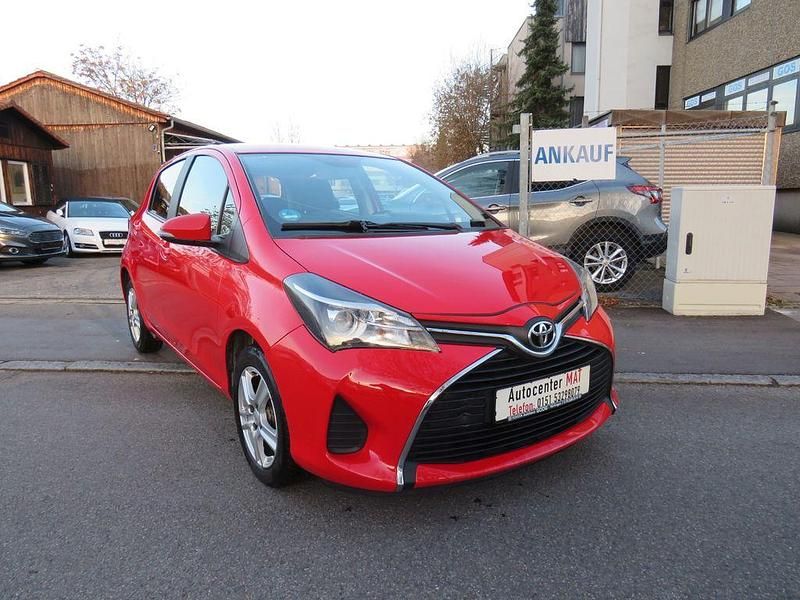 Gebraucht Toyota Yaris Comfort 99 PS (72 kW) 2016 Rot Limousine
