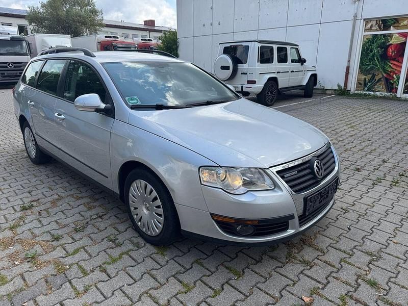 Silber Gebraucht 2009 VW Passat Trendline Kombi | 1.990 € (Fairer Preis) - Bild 1/4