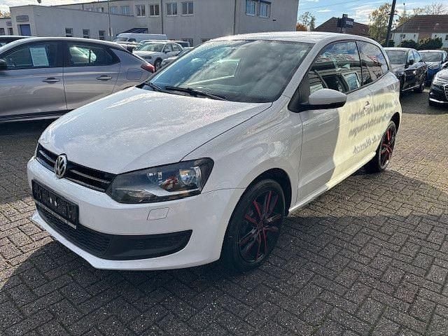 Weiß Gebraucht 2014 VW Polo Comfortline Kleinwagen | 3.990 € (Guter Preis) - Bild 1/4
