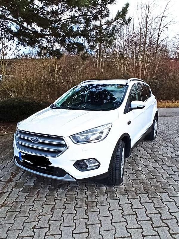 Gebraucht Ford Kuga Trend 150 PS (110 kW) 2019 Weiß SUV