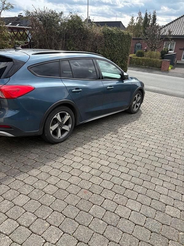 Usata Ford Focus Active 150 CV (110 kW) 2019 Blu Station wagon
